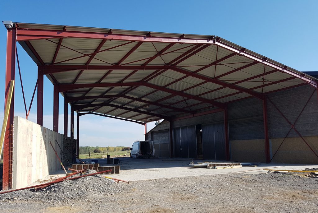 Bâtiment métallique de stockage & élevage (08)
