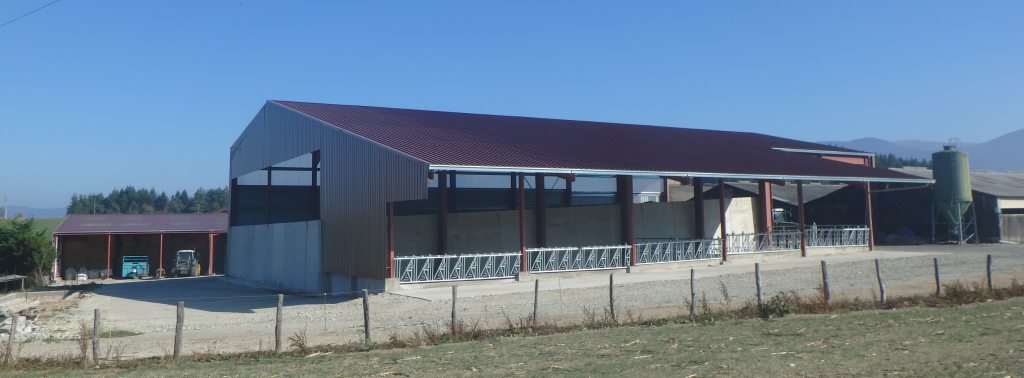 Bâtiment de stockage et d'élevage (63)