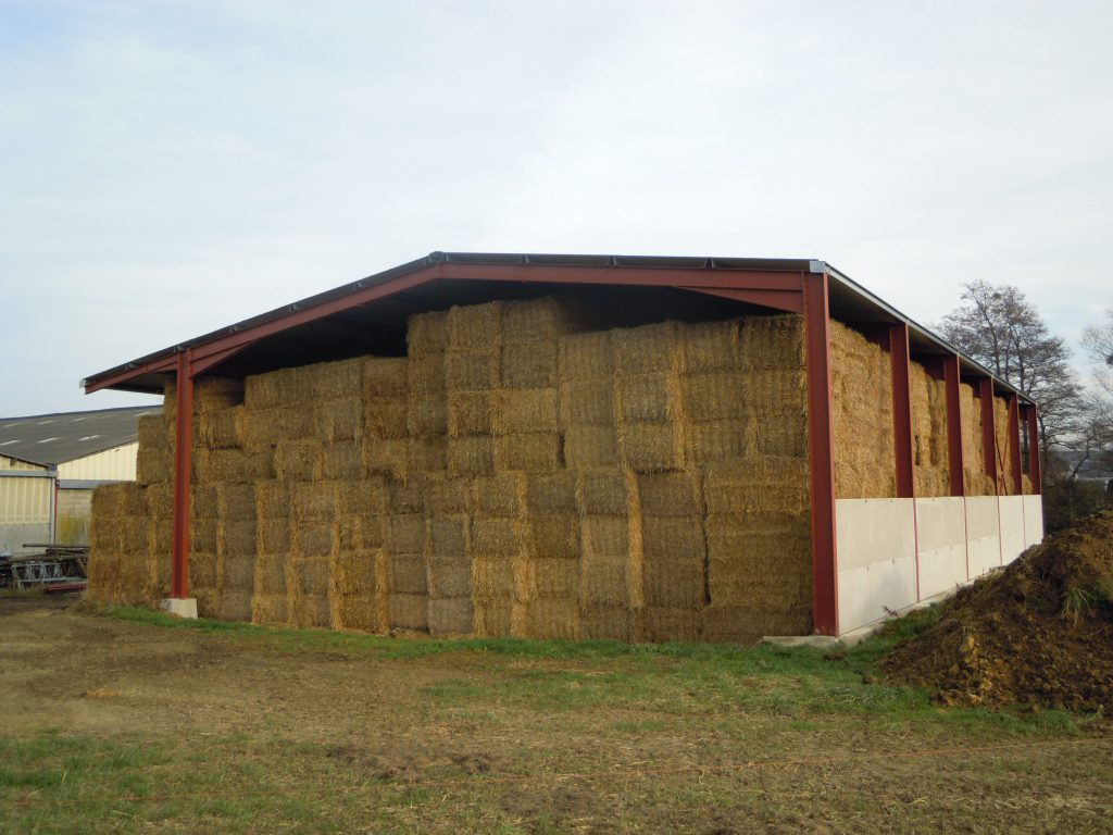 Bâtiment stockage fourrage (08)