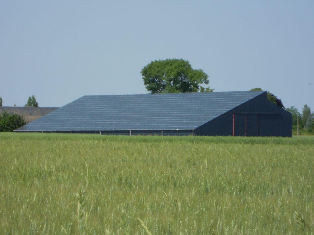 bâtiment de stockage avec toiture photovoltaïque (37)