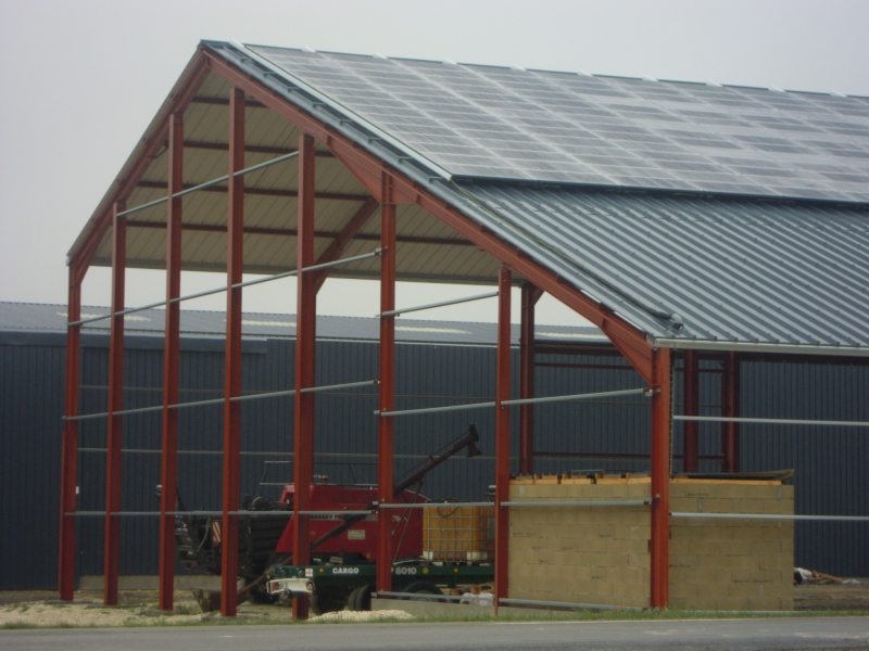 Bâtiment stockage avec toiture photovoltaïque